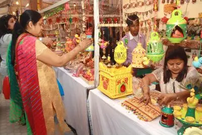 Etailers & logistics players gear up for the festive season