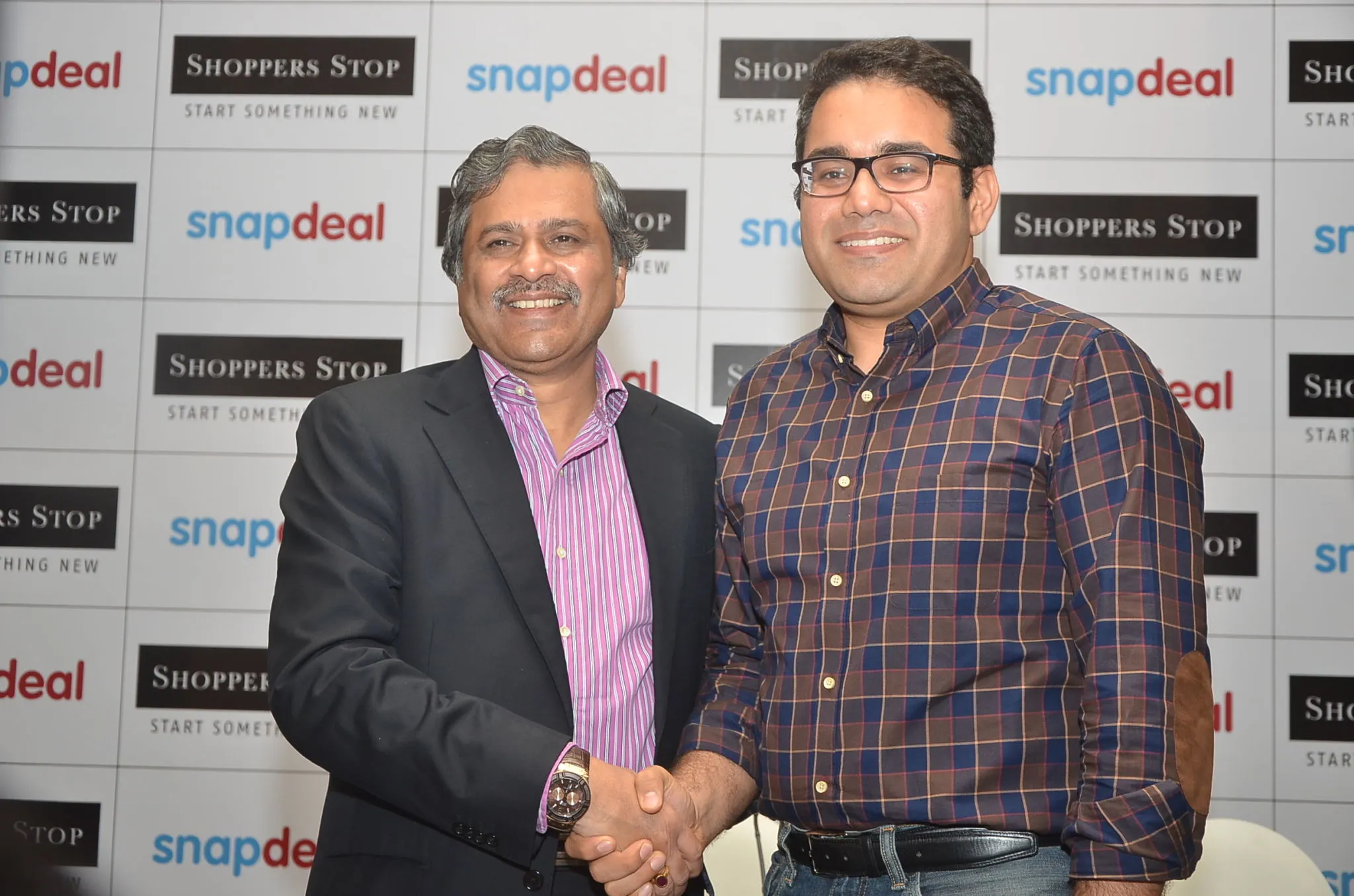 Shoppers Stop enters online marketplace battlefield by partnering with Snapdeal