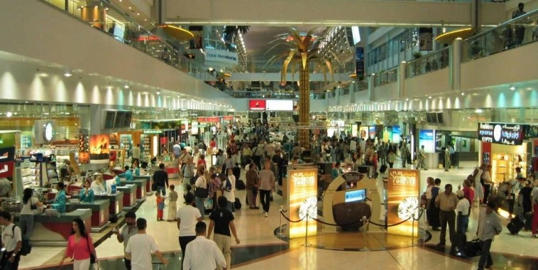 Effect of ecommerce – Size of Retail Stores in Malls Shrinking