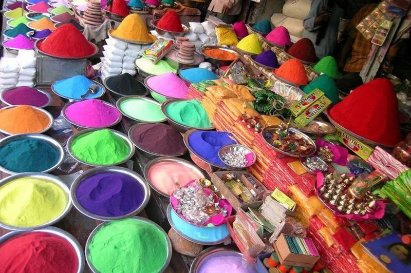 Flipkart sends out Holi cards; Snapdeal gets new creative agency