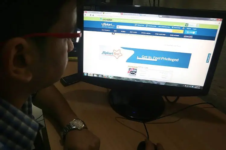 Flipkart online shoppers’ favourite; Investors’ not so much