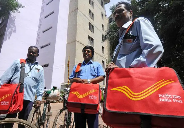 India Post struggles with ecommerce order pile; looks at hiring students, unemployed as delivery men!
