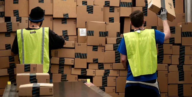 Is Amazon misleading customers against sellers while settling returns?