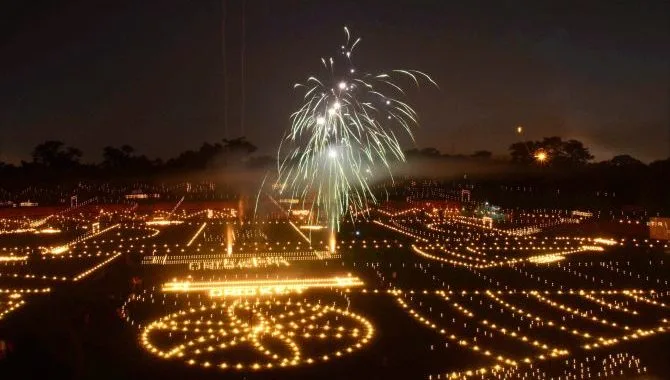 Flipkart, Amazon, Snapdeal set to play game of ecommerce thrones this Diwali