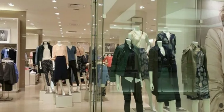 Net savvy small-town shoppers boost online luxury shopping segment